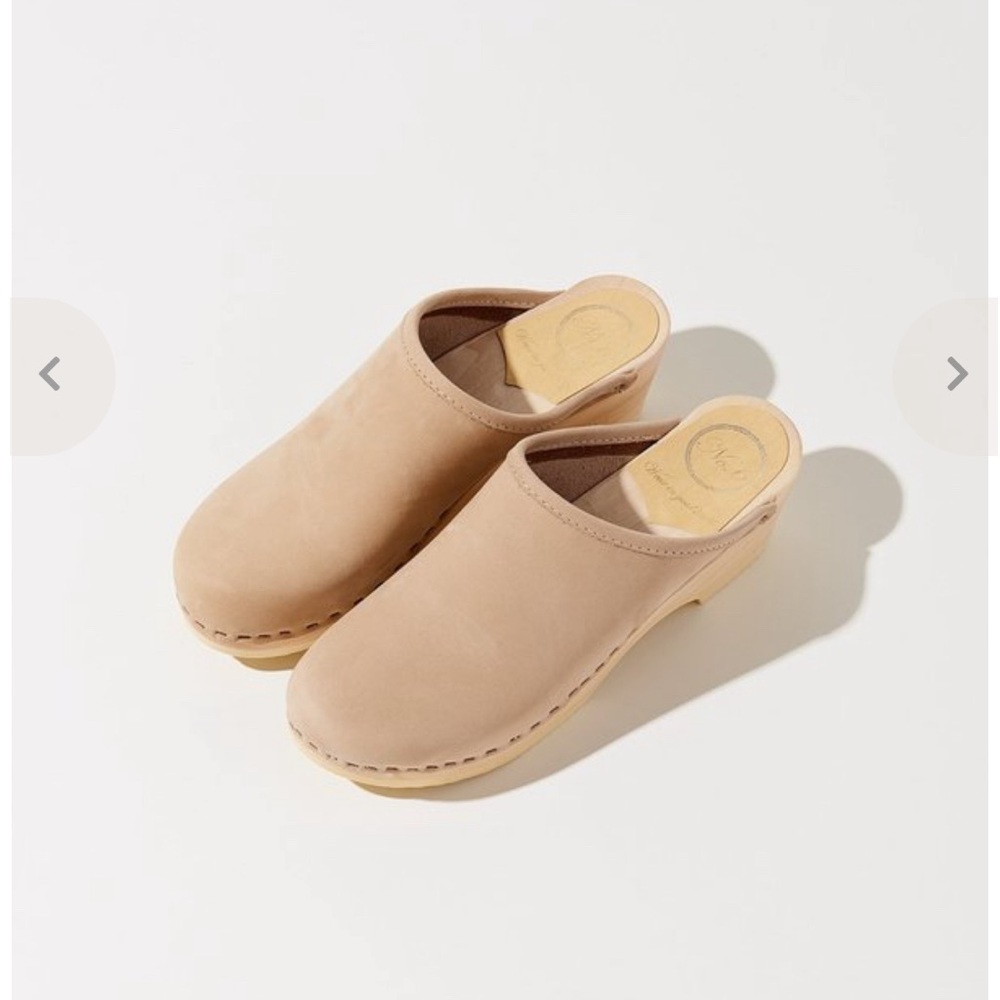 No. 6 Valley Clog Low Base in Bone on White Base Size 40